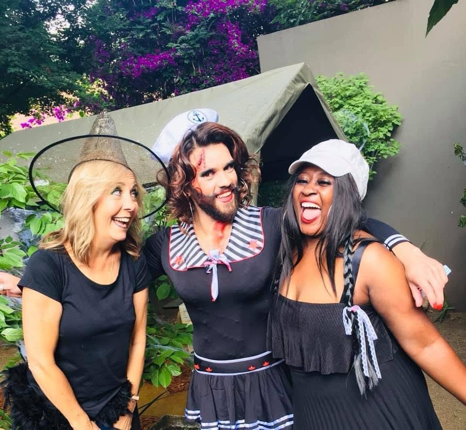 Costumes & smiles — L'Affaire Events